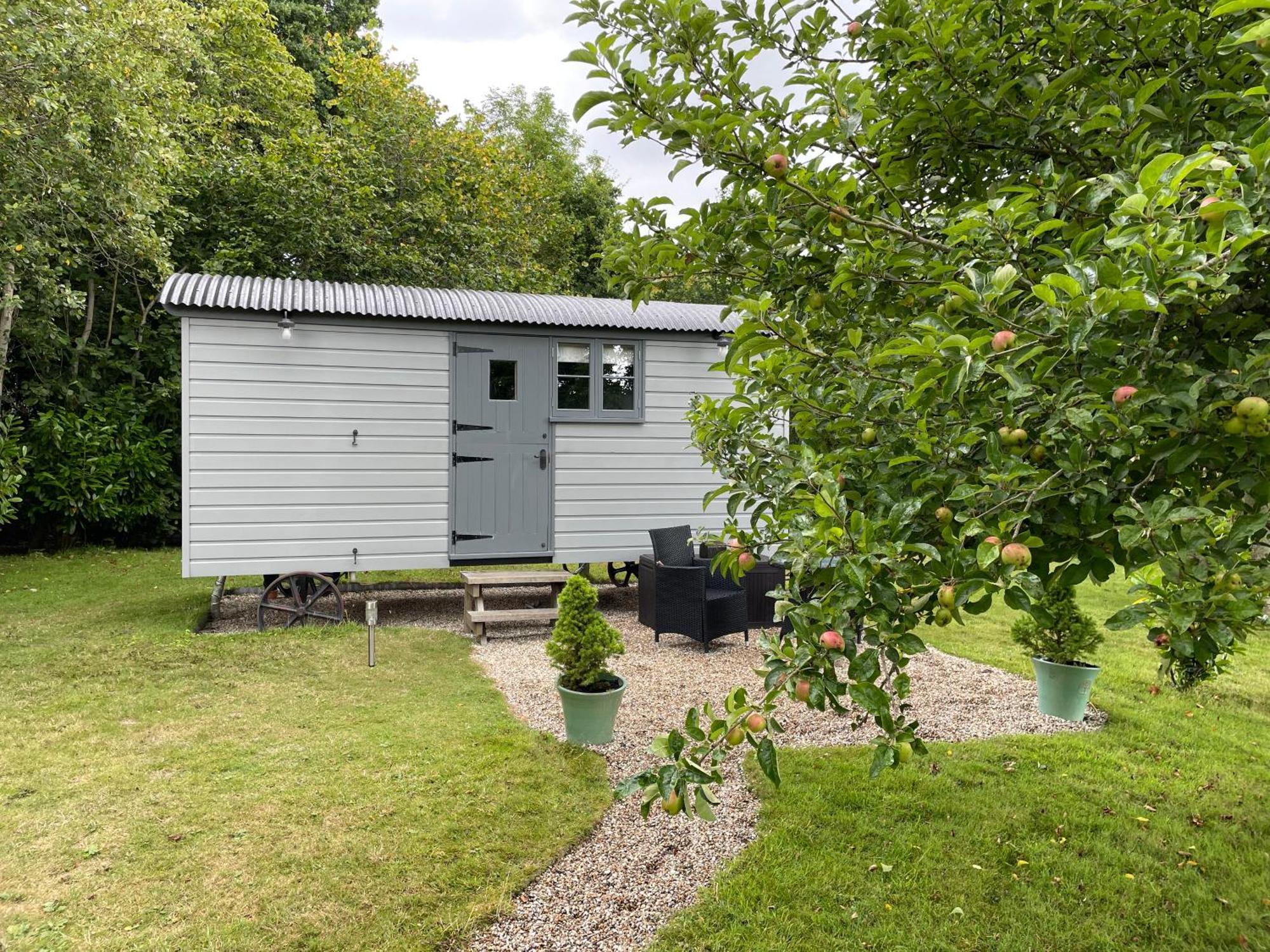 Greatwood Shepherds Hut Battle Exterior foto
